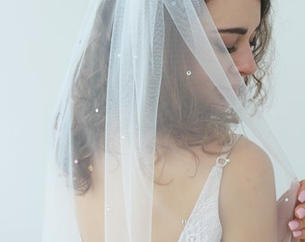 Sparkling crystal bridal veil