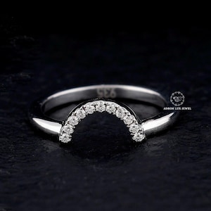 Contour Moissanite Band, Round Cut Moissanite Engagement Ring, 14K White Gold Wedding Band, Delicate Matching Curved Anniversary Gift Band