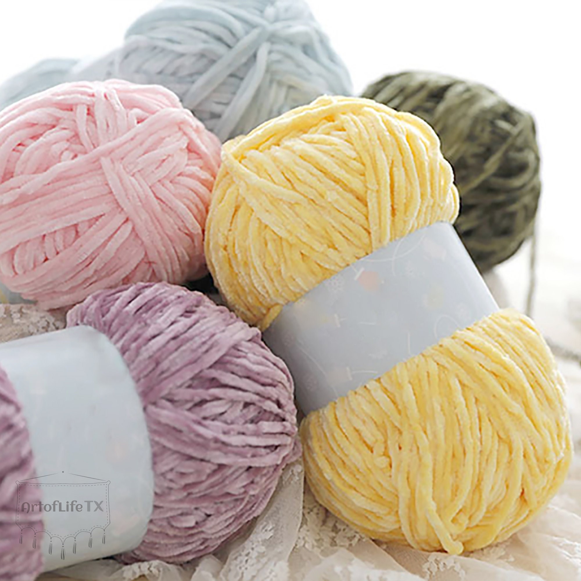 Mainstays Chunky Chenille Yarn, 31.7 yd, Soft Silver, 100% Polyester, Super  Bulky