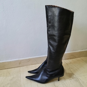 Vintage y2k deadstock leather kitten heel pointy boots