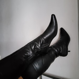 Vintage y2k leather kitten heel pointy boots
