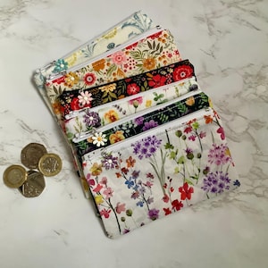 Porte-monnaie à fermeture éclair en tissu floral fait main/Cadeau en tissu/Petite pochette à fermeture éclair/petite pochette de rangement/porte-cartes/étui pour cartes de voyage/étui pour écouteurs