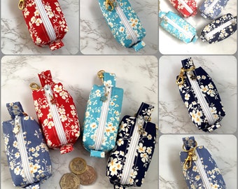 Mini sac à main zippé en tissu floral fait main/cadeau en tissu/porte-monnaie carré/étui pour écouteurs/rouge à lèvres baume à lèvres porte-clés porte-boîte/porte-gâteries pour chien