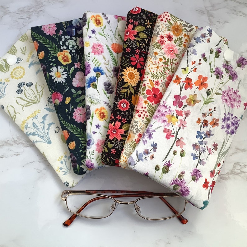 Caja de gafas acolchada suave de tela floral hecha a mano/bolsa de gafas de tela/bolsa de gafas/caja de gafas de sol/bolsa de caja de gafas de lectura/regalo de tela imagen 2