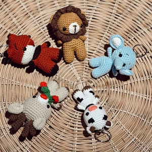 Mini llaveros de amigurumi de zoológico, bebé león, bebé zorro, bebé vaca, bebé ciervo amigurumi, muñeca bebé elefante, juguete hecho a mano, muñeca amigurumi, seguro para niños