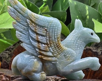Stunning  Natural Crystal Quartz  Hand-Carved Griffin  Statue. home decoration, metaphysical Crystal Cluster gift