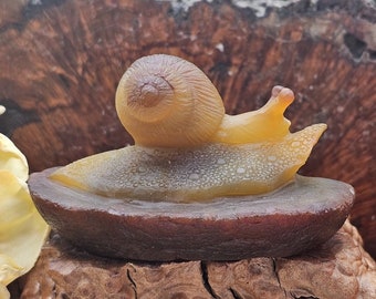 Snail Natural quartz crystal mineral agate stone hand carved mineral, specimen, gift , wildlife