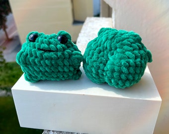 Funny frog amigurumi with booty, crochet frog squishy toy with ass