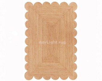 Handgeflochtener Juteteppich: Ausgebogte Weiß- und Beige-Bordüre