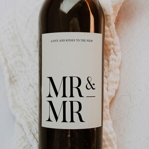 Wedding Wine Labels - Love + Kisses to the New Mr & Mr - DIY Printable Wine Bottle Labels - Wedding Gifts - Wine Lovers Gift - Wine Label