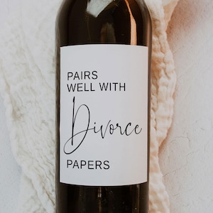 Étiquette de vin divorce drôle imprimable - « Se marie bien avec les papiers du divorce » | Cadeau pour fête de divorce | Sticker vin New Beginnings