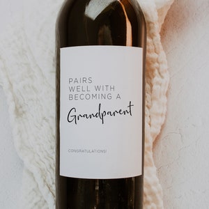 Etiqueta de vino imprimible para abuelos que combina bien con convertirse en abuelo Etiqueta de vino para bebé recién nacido Anuncio de revelación de embarazo Descarga instantánea