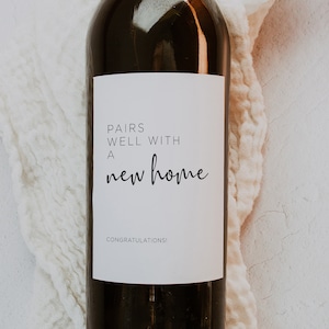 &quot;Lustiges neues Zuhause Wein Etikett &quot;&quot;Pairs Well with a New Home&quot;&quot; zum Ausdrucken - Einweihungsparty Geschenk zum sofortigen Download.&quot;