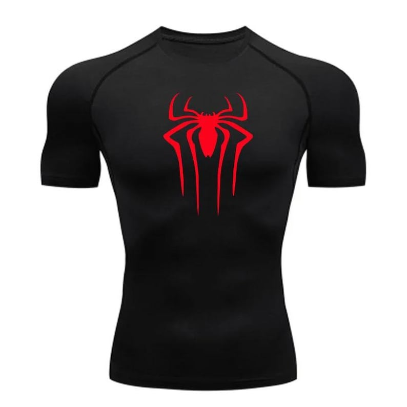 Puede incluir: Camiseta negra de manga corta con un gr&aacute;fico de ara&ntilde;a roja en la parte delantera.