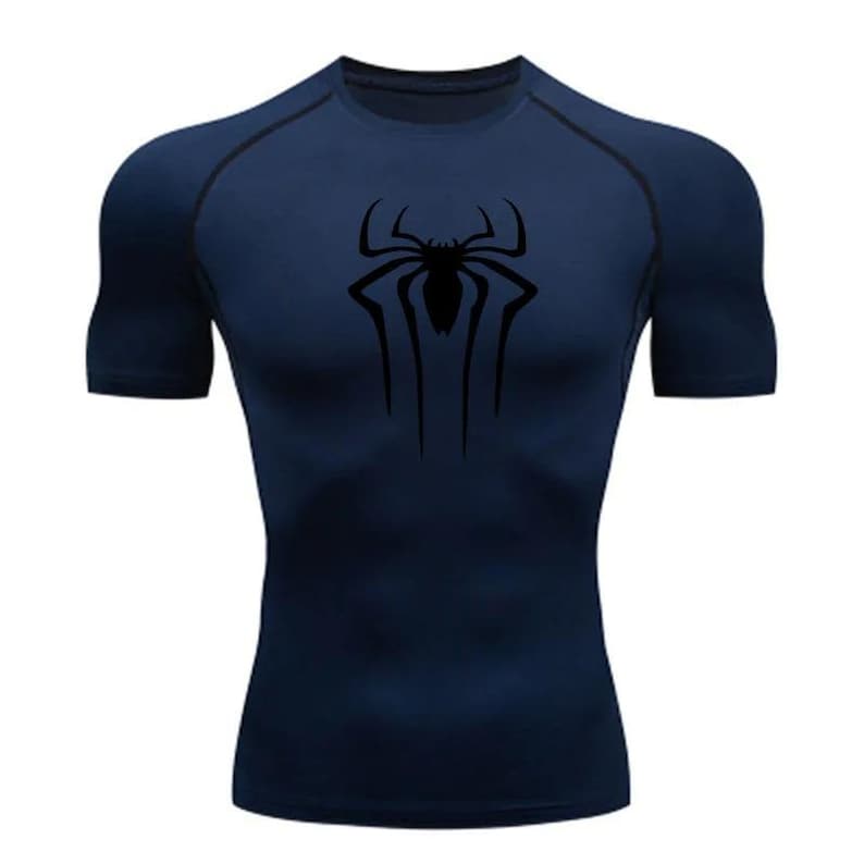 Puede incluir: Una camiseta de manga corta azul marino con un gr&aacute;fico de ara&ntilde;a negra en la parte delantera.