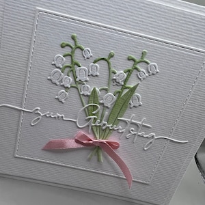 Geburtstagskarte 3D schlicht weiß handgemacht. Florales Motiv Schneeglöckchen mit Satinschleife, Schriftzug: zum Geburtstag Bild 3