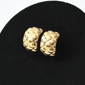 Vintage CIRO clip earrings | Quilted pattern, gold tone clip | Statement jewelry | Designer clip-on earrings signed CIRO | 1980s, London