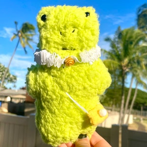 王冠付きカエルのぬいぐるみ Amazon.co.jp: ぬいぐるみ カエルのぬいぐるみ 王冠付き カエル