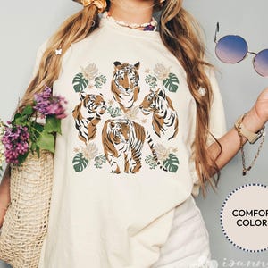 Boho Tiger Comfort Colors Shirt, Trendy Vintage Tiger tee, Boho Indie flowers, Animal Lover Gift, Oversize shirt, birthday gift for women