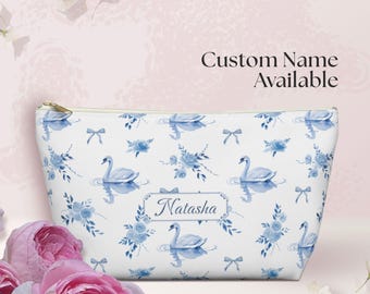 Swan Customized Makeup Bag Gift Idea Elegant Blue Flower Toile de Jouy Coquette Travel Makeup Pouch Birthday Gift for Sweet 16 Bridesmaid