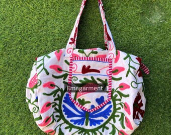 Bolso de hombro de algodón con bordado floral hecho a mano: un bolso hippie sostenible