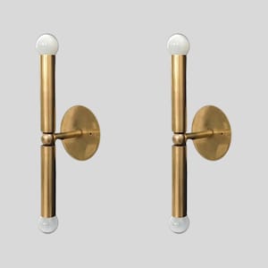 Par vägglampa i mässing, 50-talsmodern, justerbar sminklampa