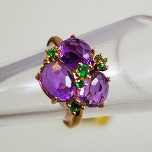 Pompom ring, flower motif 3 cabochons stones, 925 silver gold plated amethyst grapes topaz purple with emerald green crystals, polished