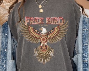 Camiseta Freebird Eagle Graphic T-Shirt: Camiseta estilo boho de Comfort Colors