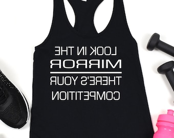 Look In The Spiegel Racerback Tank Top: Inspirierendes Fitness-T-Shirt für Frauen