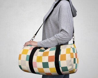 Retro Style Duffel Bag Vintage Gym Bag Weekend Travel Bag Duffle Handbag Unisex Carry-On Classic Design Checkerboard pattern matching items