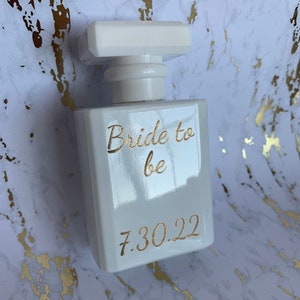 Custom Engraved Fragrance Bottles - Personalized Scent Vessels for a Touch of Elegance