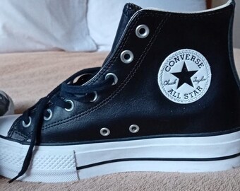 Unisex All Star Converse - Chuck Taylor UK 6.5 High Top Platform Black Lace ups. In great condition