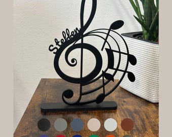 Een vioolsleutel met muzieknoten, volledig naar wens aan te passen – het perfecte cadeau voor muzikanten en een echte blikvanger in elke muziekkamer. Ook een geweldig cadeau voor muziekdocenten.