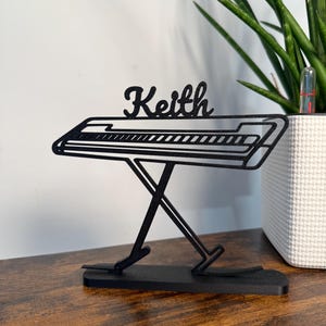 Keyboard Gift as Line Art Statue – the perfect personal gift for pianists and music lovers