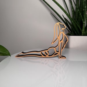 Yoga Figur | Kobra Pose als Yoga Deko das perfekte Yoga Geschenk für eine Freundin die Yoga liebt. Hergestellt aus BIO Kunststoff