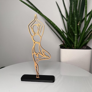 Yoga Figur | Baum Pose als Yoga Deko das perfekte Yoga Geschenk für eine Freundin die Yoga liebt. Hergestellt aus BIO Kunststoff