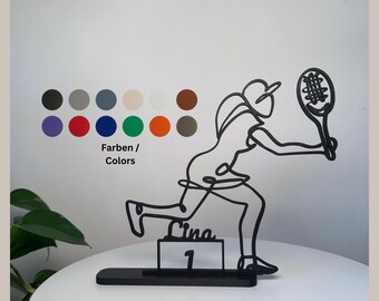 Tennis Geschenk Tennisspielerin personalisiert aus BIO Kunststoff, Tennisspielerin mit Namen & Farben
