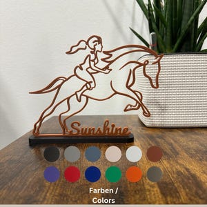 Cavaliere con cavallo in linea e personalizzabile. Possibili diverse misure e colori. Prodotto 3D in plastica BIO.