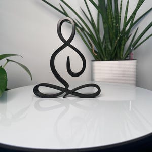 Lijnkunst van een Boeddhabeeld – duurzame decoratie voor meditatie en thuis. Handbeschilderd en 3D-geprint in organisch plastic. afbeelding 4