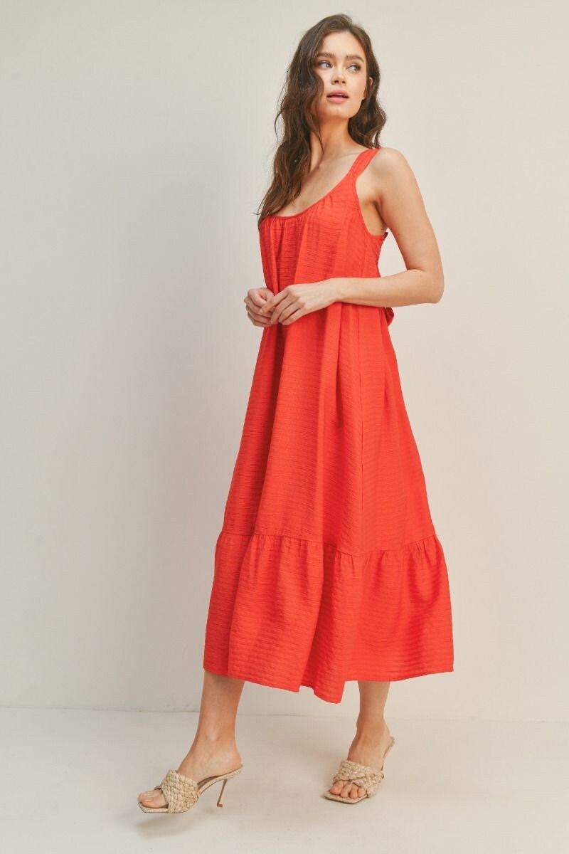 Hollie – Pleated Back-Tie Maxi Dress