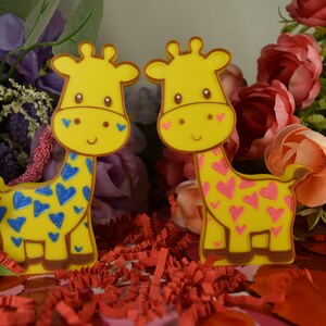 Adorable Couple&#39;s Valentine&#39;s Day Giraffe - 3D Printed Figurine, Original Design for a Heartfelt Gift
