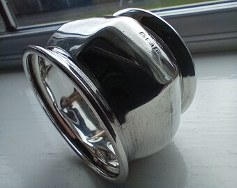 Solid silver napkin ring, fully hallmarked for Birmingham 1926.