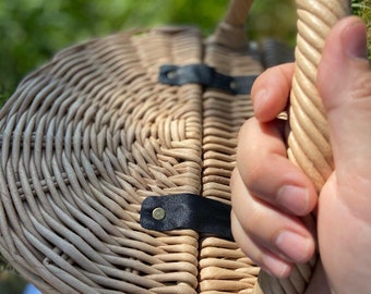 Picnic basket with lid, Wicker Picnic basket, Hand woven basket, Picnic Basket for Two