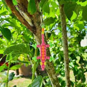 Bead Critterz - Neon pony bead lizard keychain