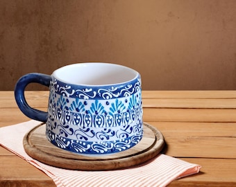 Handgemachte Keramiktasse: Türkisches Fliesenmuster, handbemalte Kaffeetasse