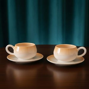 Juego de taza y plato de espresso de cerámica hechos a mano: diseño rústico esmaltado