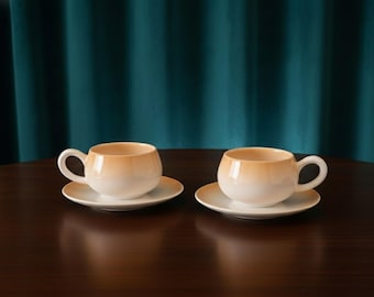 Handgemaakte keramische espressokop en borden: rustiek geglazuurd ontwerp