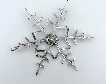 Snowflake Christmas decoration with glass bead, color silver