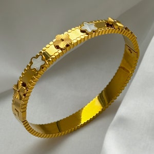 Bangle Armbänder, Gold Kleeblatt Armreif, Armreif White Clover, minimalistische Armband, Edelstahl 18k vergoldet Armreif, Geschenk für sie