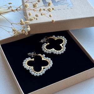 Cloverleaf earrings, cloverleaf stud earrings, clover earrings gold, stainless steel earrings, cloverleaf pearl earrings, large cloverleaf earrings